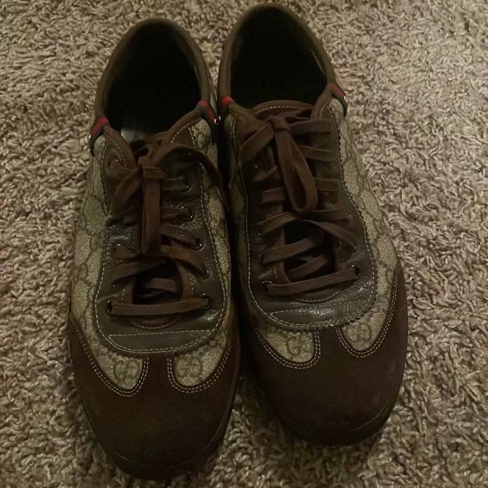 Men’s authentic Gucci sneakers